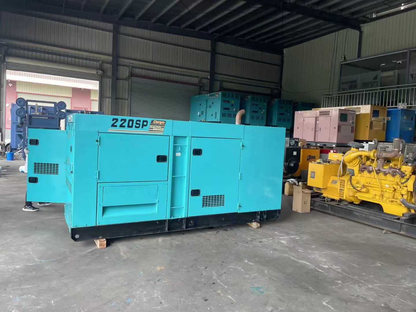 四更镇800kW 柴油发电机的输出电流波动范围是多少?