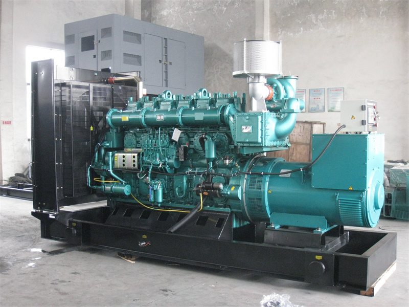 四更镇200KW 柴油发电机的油耗是多少?